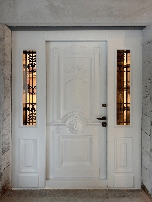 Парадная дверь после монтажа