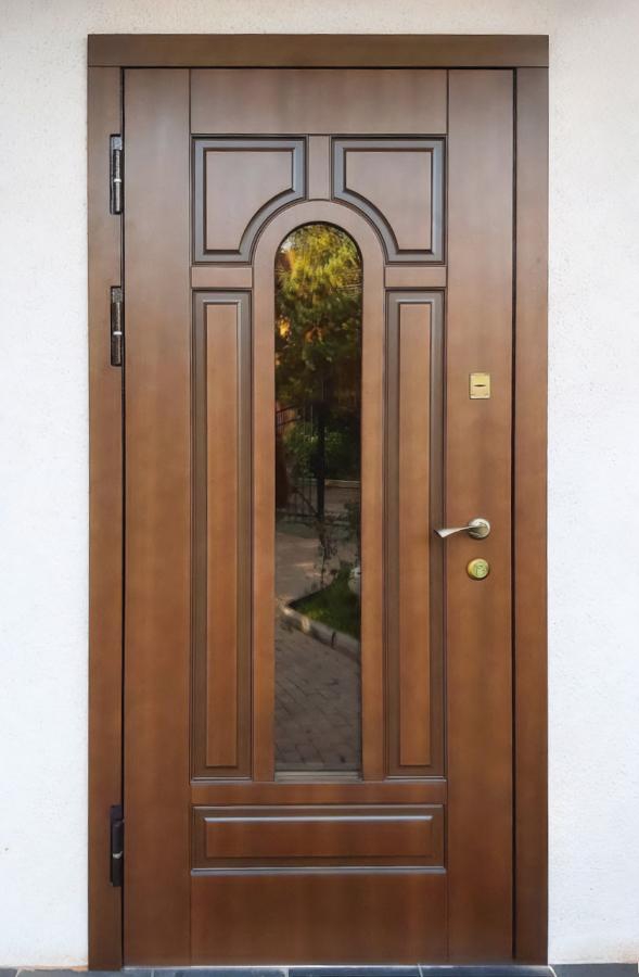 Утепленная дверь с окном