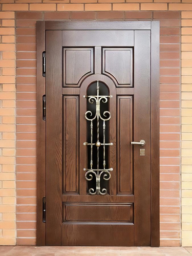 Остекленная входная дверь