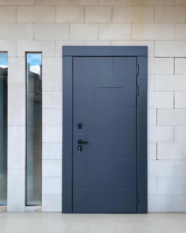 Дверь с окрашенной панелью МДФ