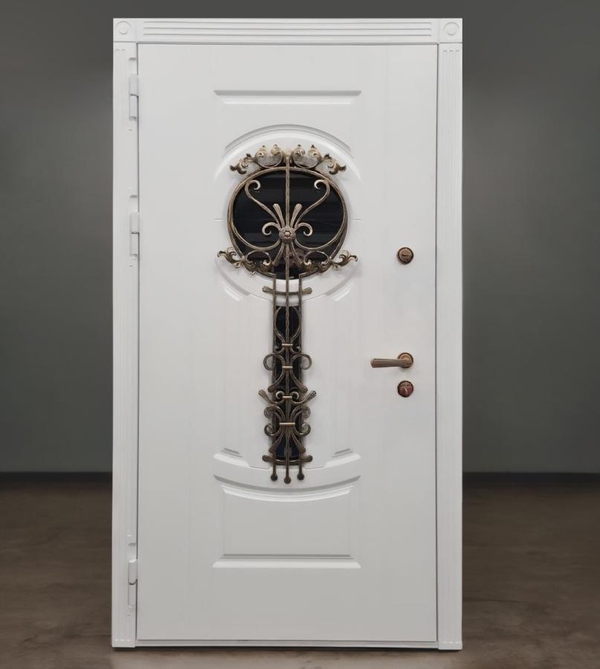 Белая дверь МДФ с ковкой