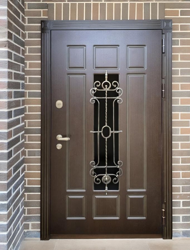 Дверь для дома