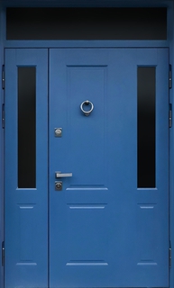 Полуторная остекленная термодверь с кнокером (синие панели МДФ RAL)
